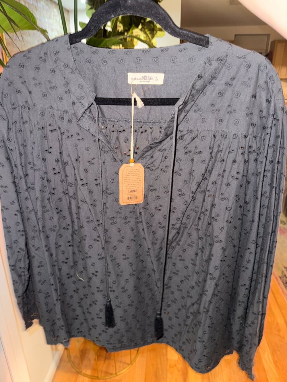 Natural Life "Dara" Charcoal Gray Boho Eyelet Peasant Blouse | Size L NWT - Picture 4 of 7
